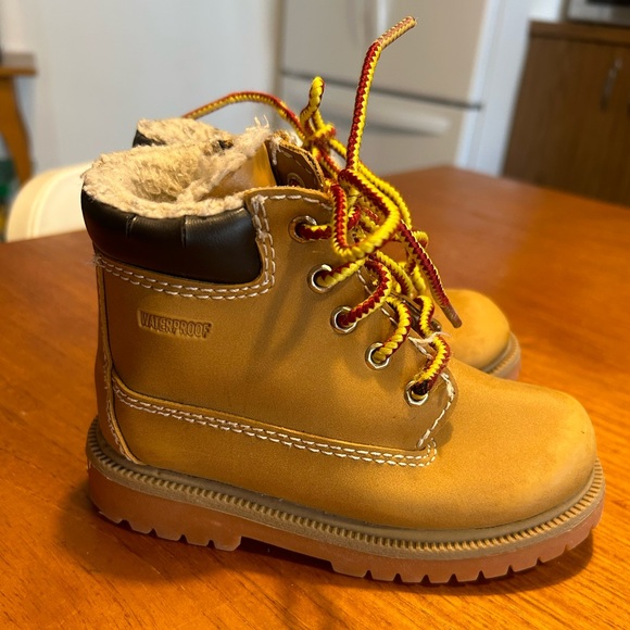 Smart fit | “tan boys” fleece waterproof boots | size 9 - Picture 2 of 13